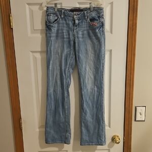 Refuge distressed jeans